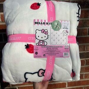 Hello kitty strawberry blanket